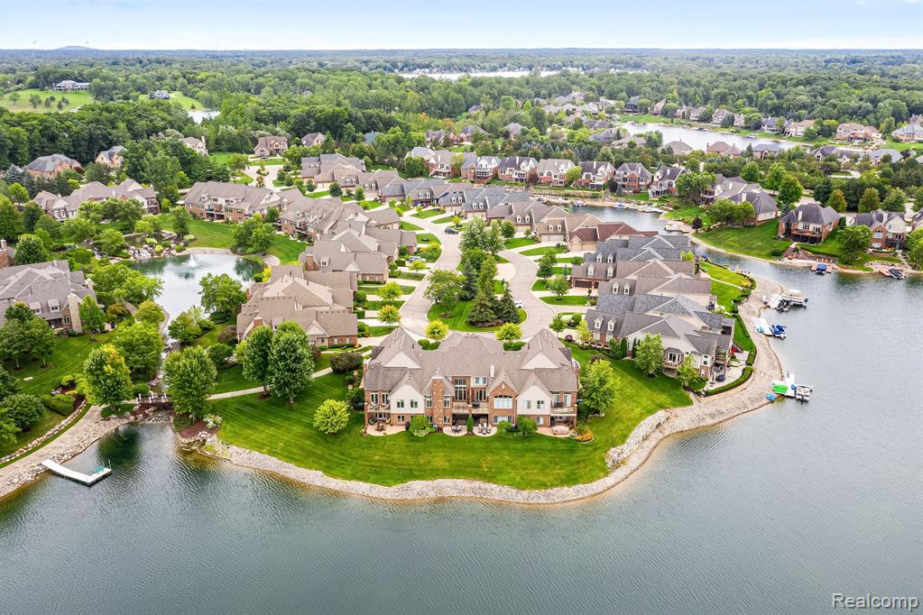 10729 WATERFALL Court, South Lyon, MI 48178 — Photo 44