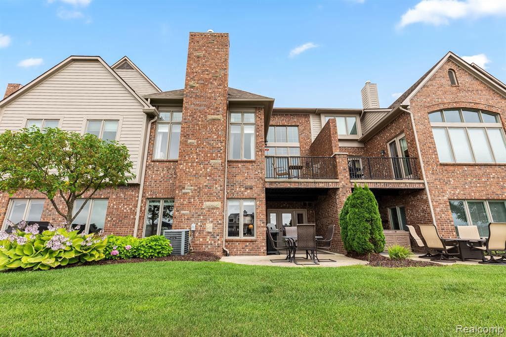10729 WATERFALL Court, South Lyon, MI 48178 — Photo 52