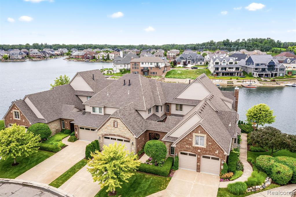 10729 WATERFALL Court, South Lyon, MI 48178 — Photo 55