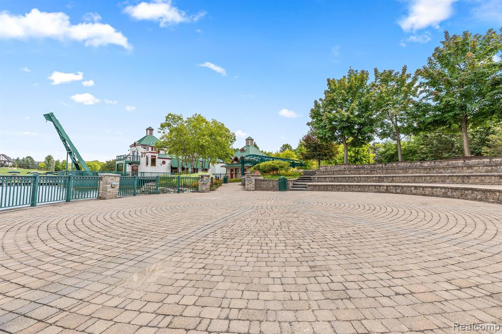10729 WATERFALL Court, South Lyon, MI 48178 — Photo 64