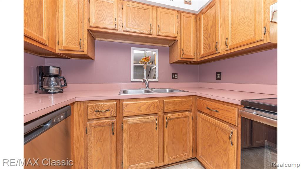 42243 MILL RACE Circle, Plymouth, MI 48170 — Photo 12