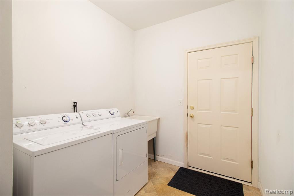 47787 ORMSKIRK Drive, Canton, MI 48188 — Photo 12