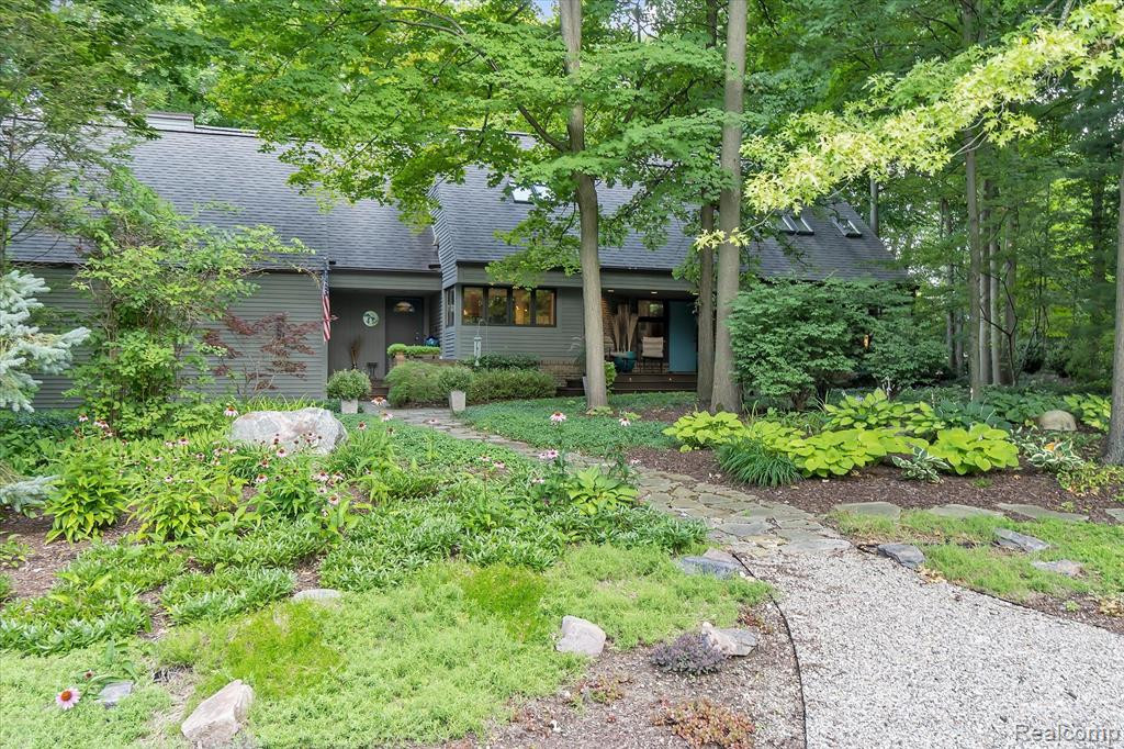 21222 E CHIGWIDDEN Street, Northville, MI 48167 — Photo 2
