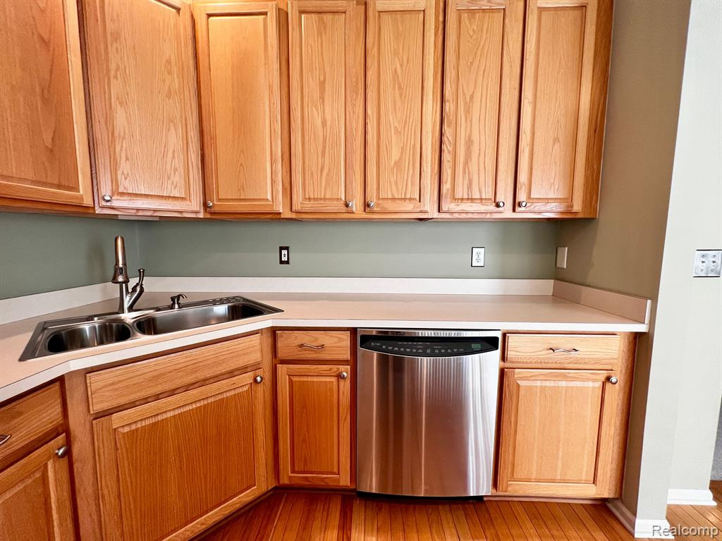 588 CHERRY ORCHARD Road, 147, Canton, MI 48188 — Photo 10