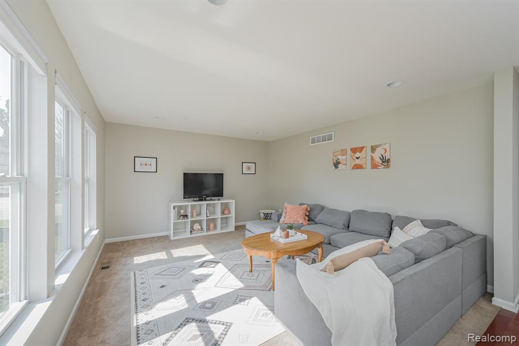 1900 CARLISLE Court, Ypsilanti, MI 48198 — Photo 3