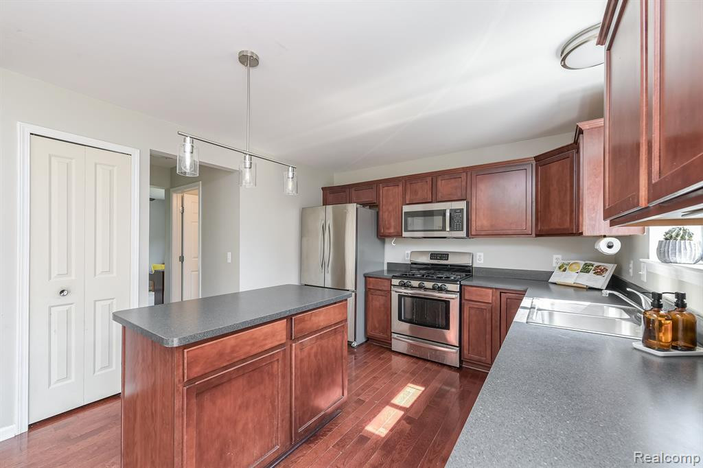 1900 CARLISLE Court, Ypsilanti, MI 48198 — Photo 8