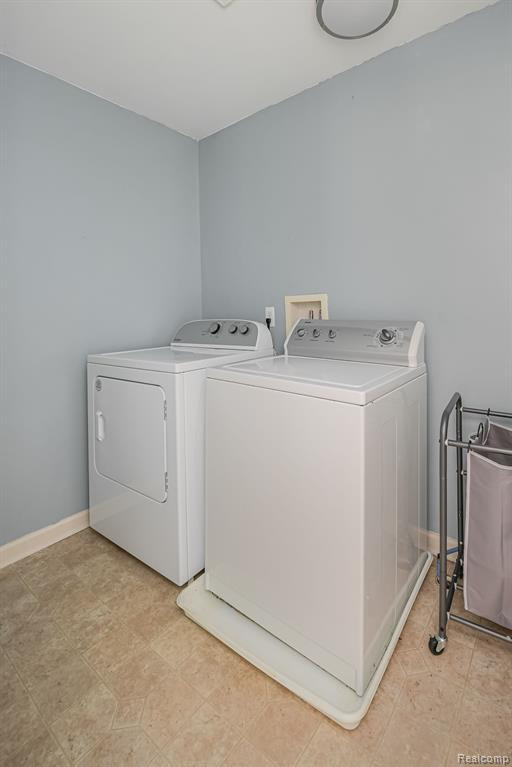 1900 CARLISLE Court, Ypsilanti, MI 48198 — Photo 27