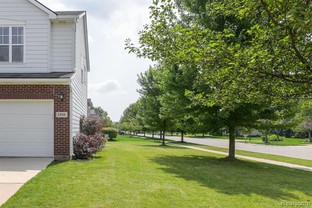 1900 CARLISLE Court, Ypsilanti, MI 48198 — Photo 36