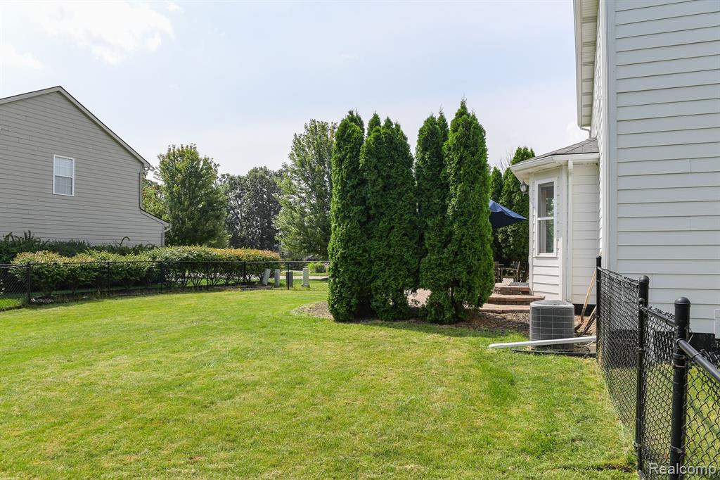 1900 CARLISLE Court, Ypsilanti, MI 48198 — Photo 38