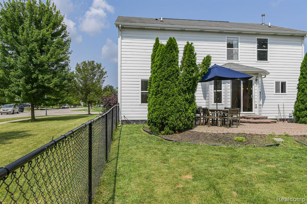 1900 CARLISLE Court, Ypsilanti, MI 48198 — Photo 40