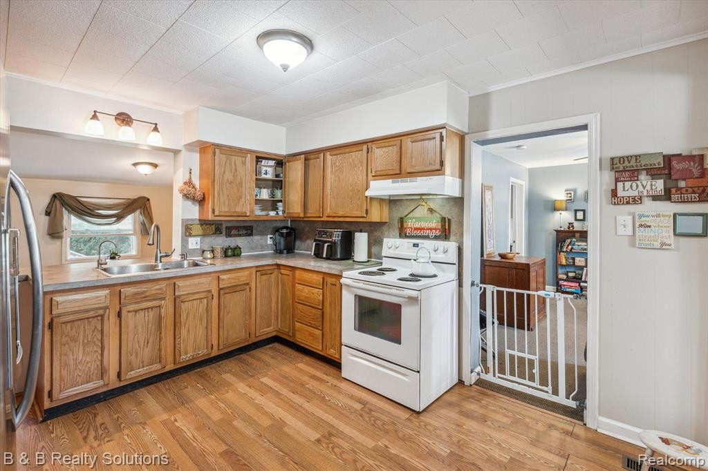 4284 HURON Street, North Branch, MI 48461 — Photo 9