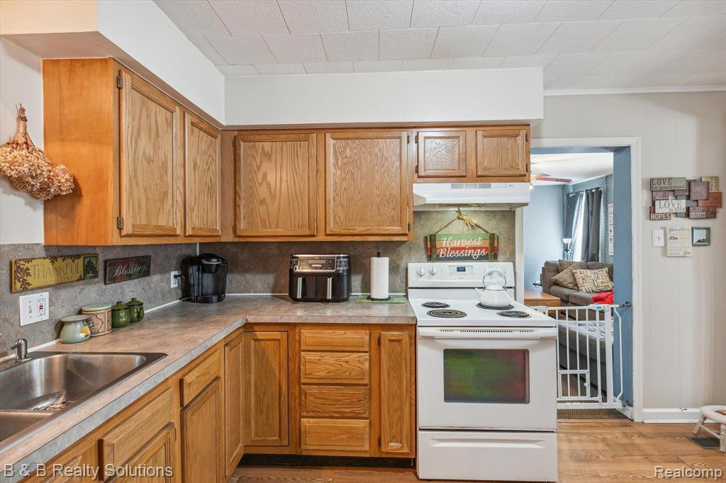 4284 HURON Street, North Branch, MI 48461 — Photo 13