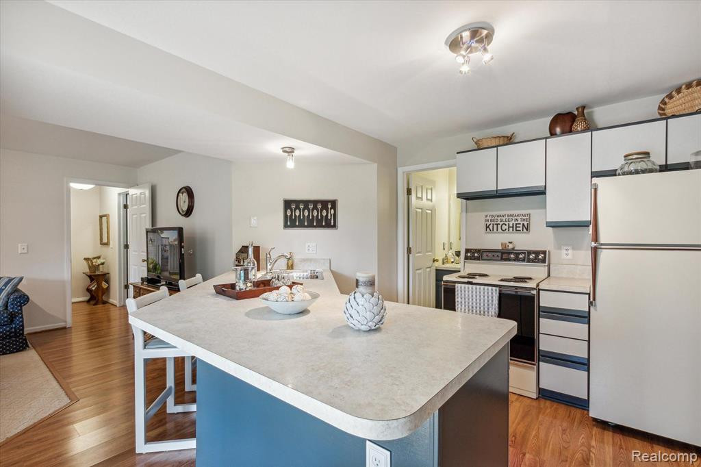 7698 GUNNISON Court, Brighton, MI 48114 — Photo 22