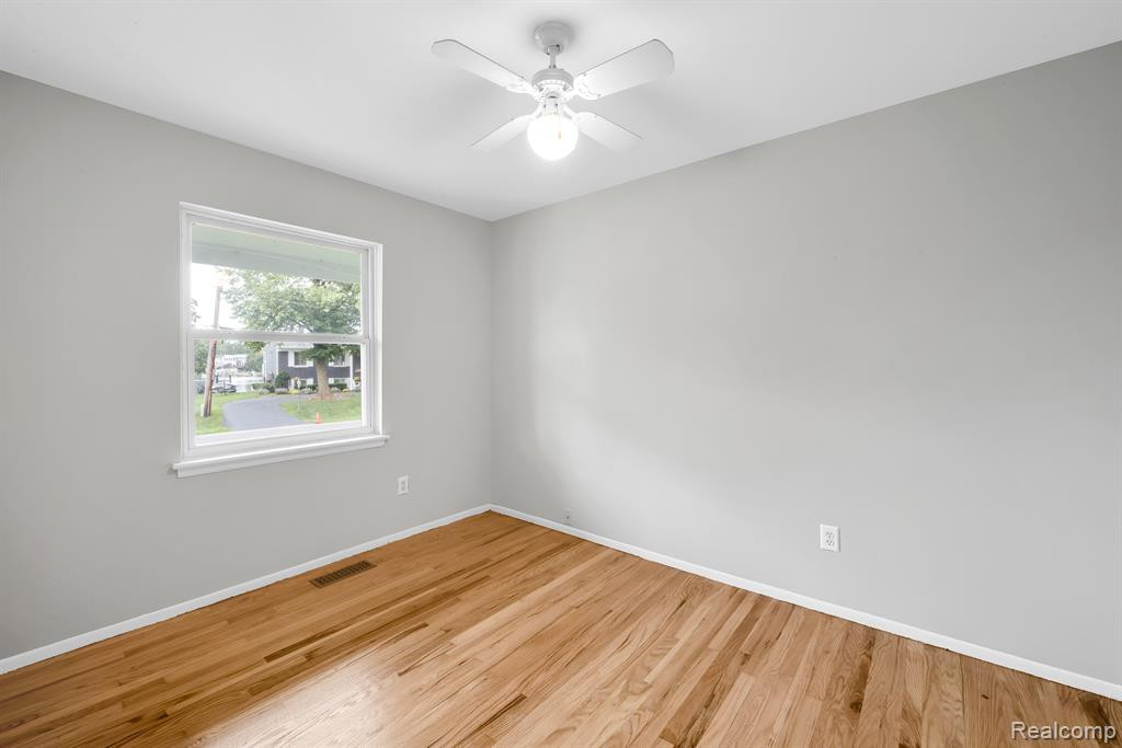 525 WOLVERINE Drive E, Wolverine Lake, MI 48390 — Photo 12