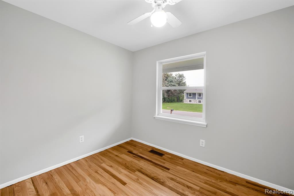 525 WOLVERINE Drive E, Wolverine Lake, MI 48390 — Photo 17