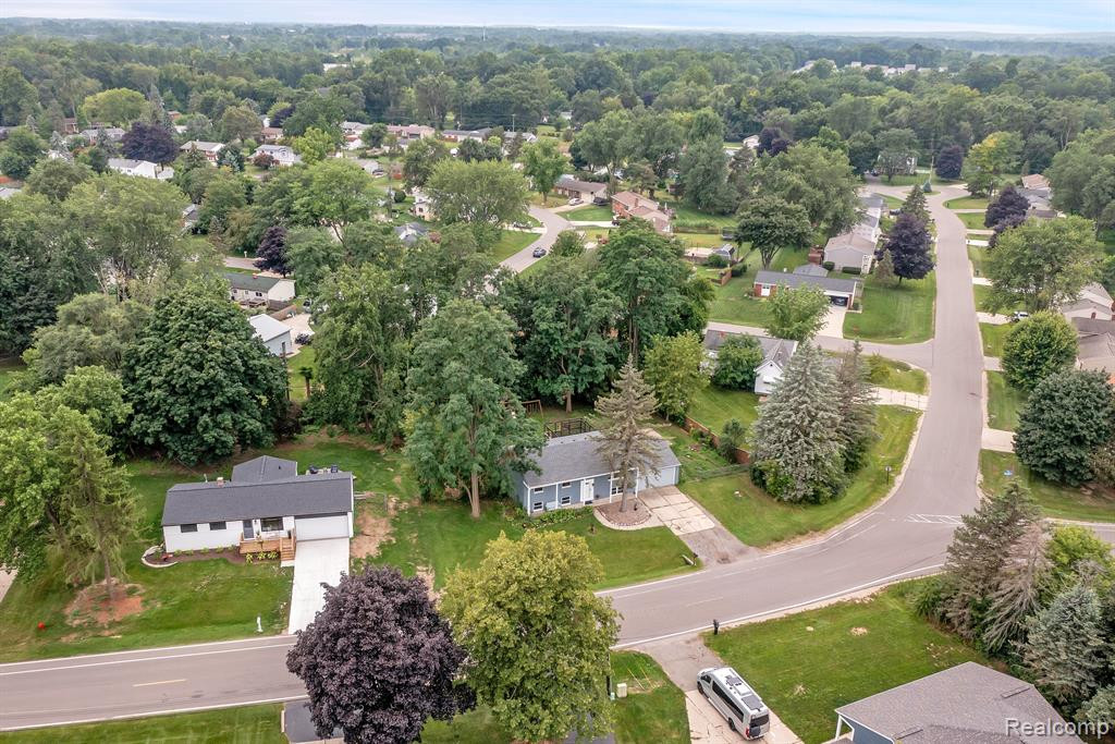 525 WOLVERINE Drive E, Wolverine Lake, MI 48390 — Photo 21
