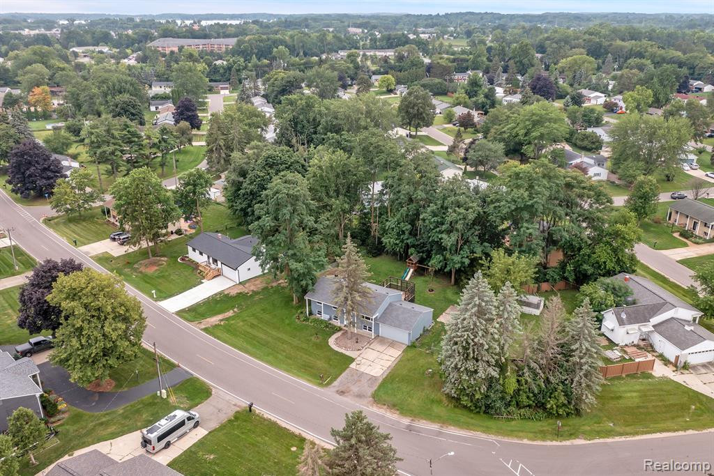 525 WOLVERINE Drive E, Wolverine Lake, MI 48390 — Photo 22