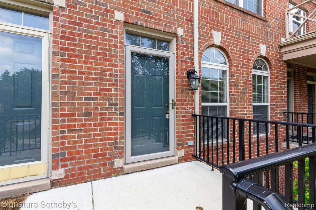 39425 SPRINGWATER Drive, 61, Northville, MI 48168 — Photo 3