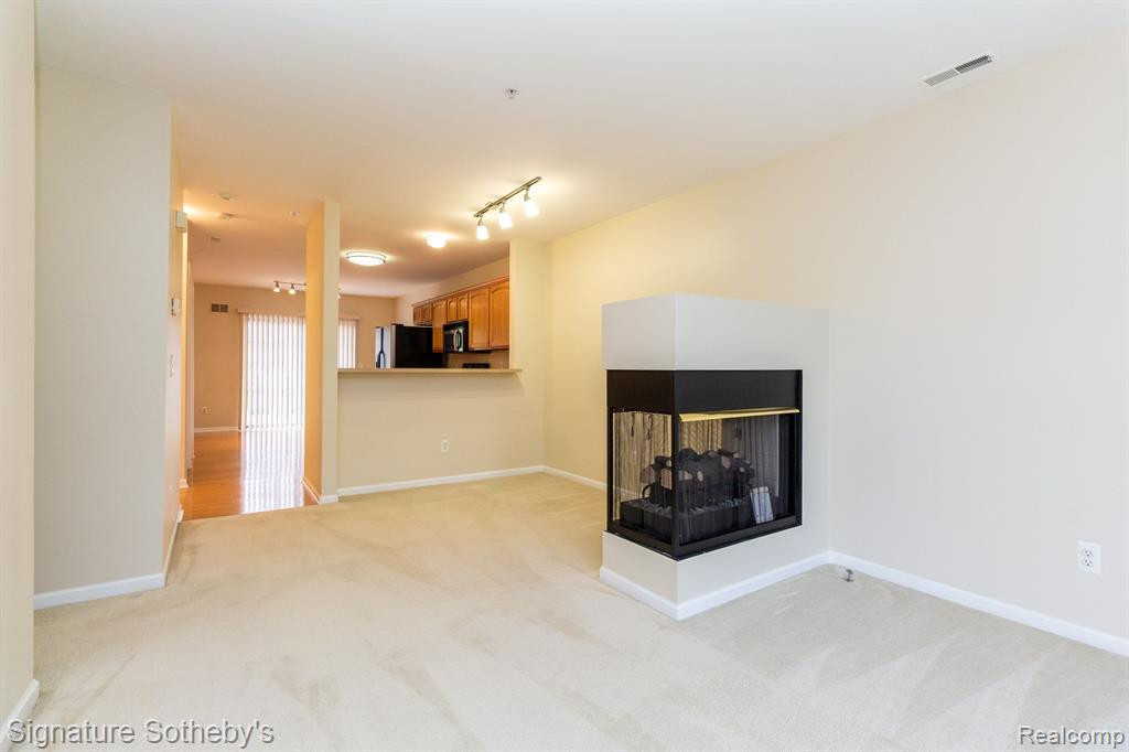 39425 SPRINGWATER Drive, 61, Northville, MI 48168 — Photo 5