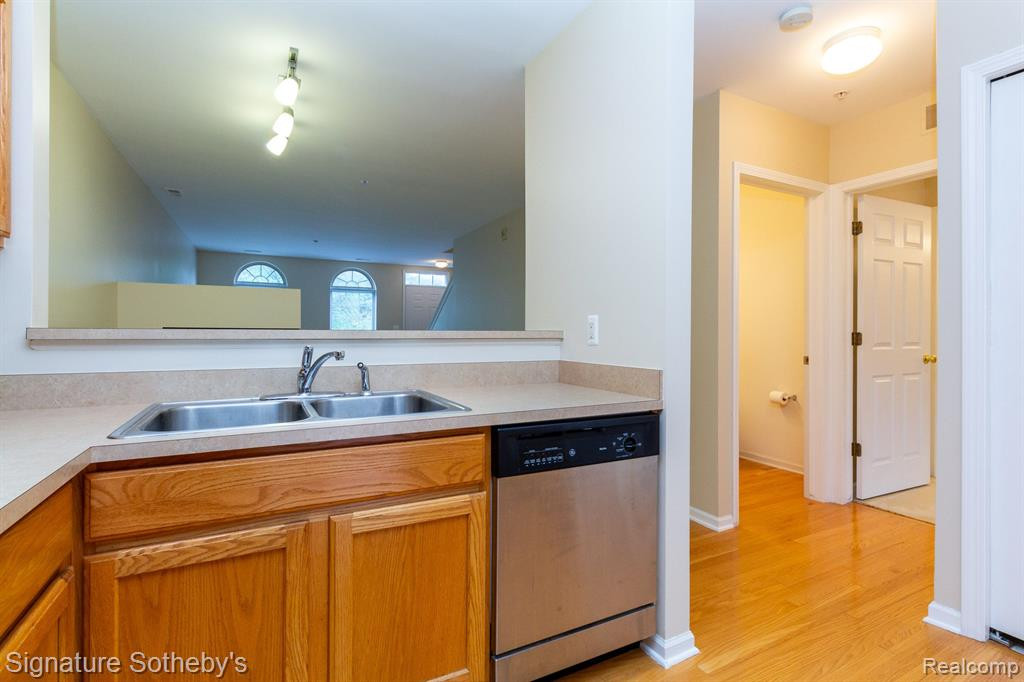 39425 SPRINGWATER Drive, 61, Northville, MI 48168 — Photo 10