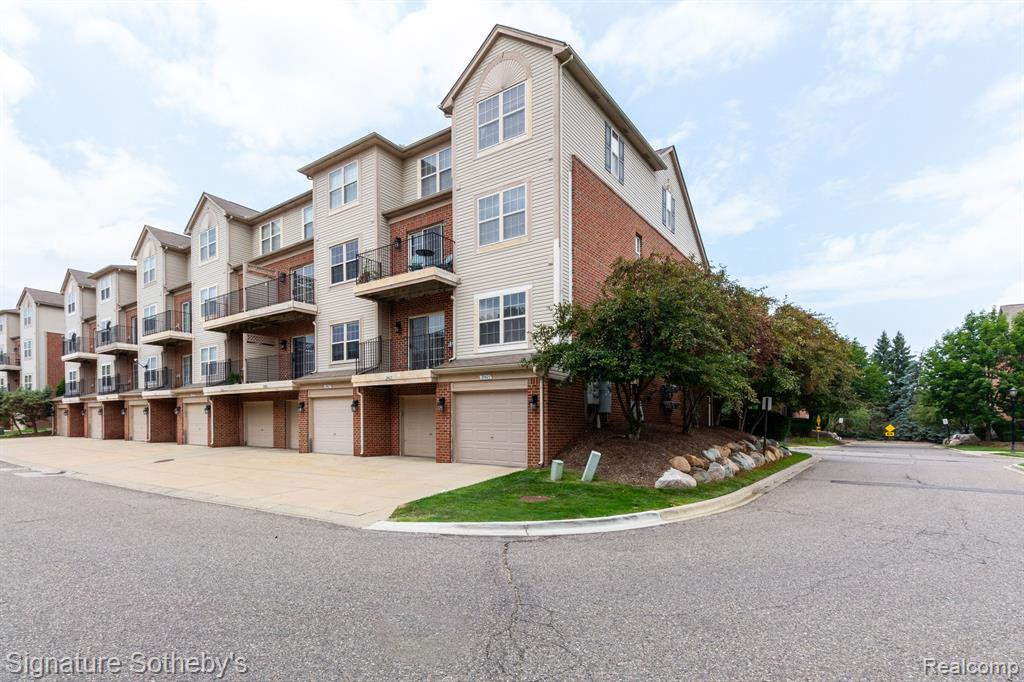 39425 SPRINGWATER Drive, 61, Northville, MI 48168 — Photo 27
