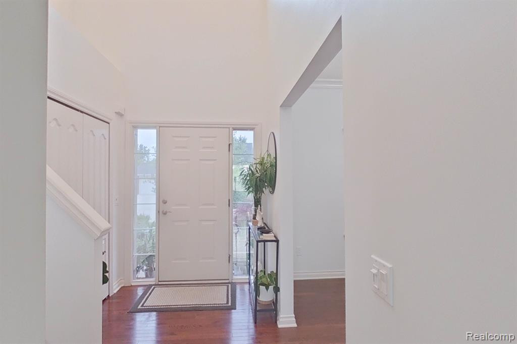 53753 SPRINGWOOD Drive, South Lyon, MI 48178 — Photo 3