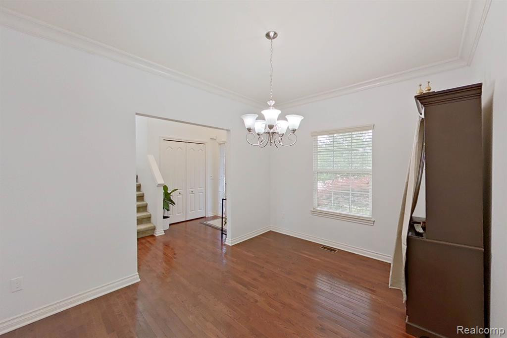 53753 SPRINGWOOD Drive, South Lyon, MI 48178 — Photo 4