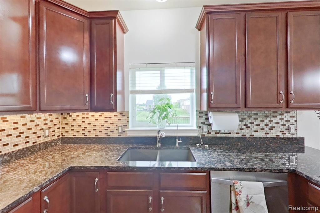 53753 SPRINGWOOD Drive, South Lyon, MI 48178 — Photo 19