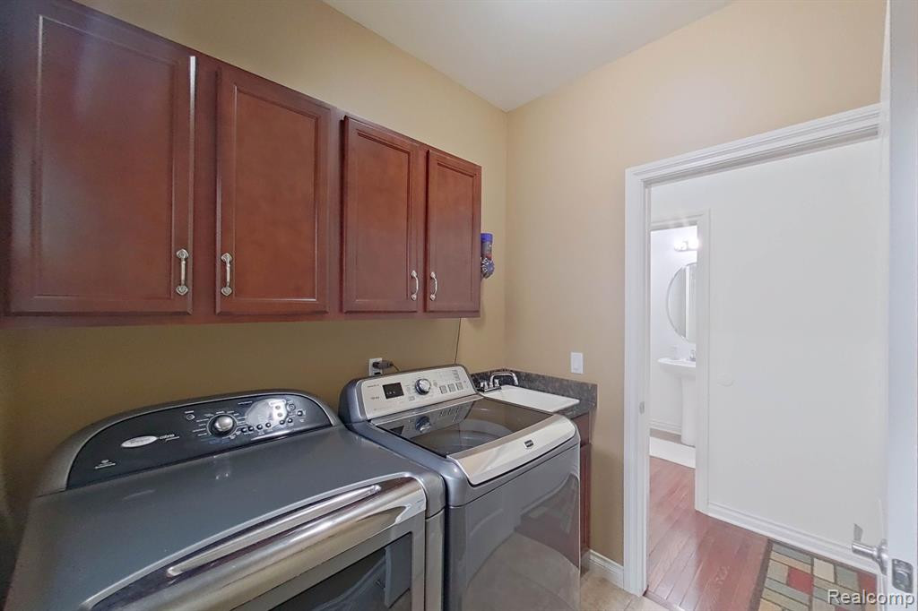 53753 SPRINGWOOD Drive, South Lyon, MI 48178 — Photo 22