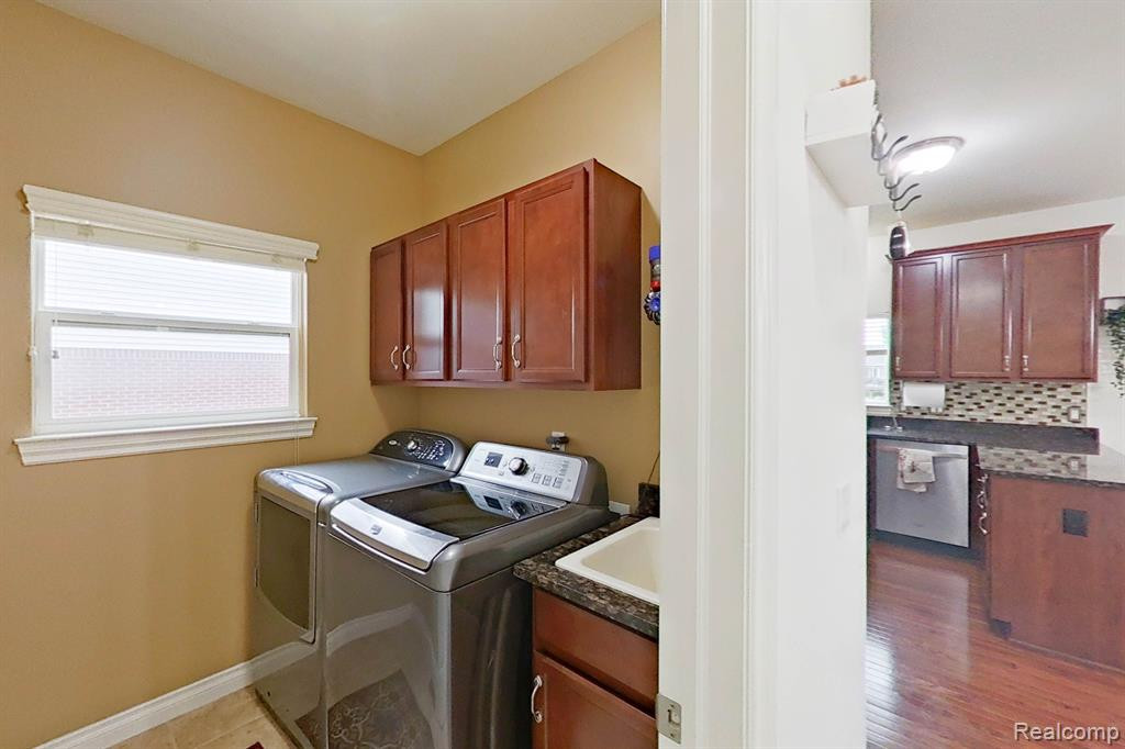 53753 SPRINGWOOD Drive, South Lyon, MI 48178 — Photo 23