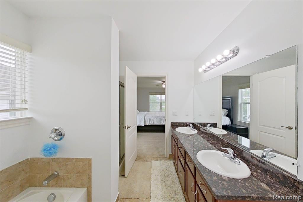 53753 SPRINGWOOD Drive, South Lyon, MI 48178 — Photo 31