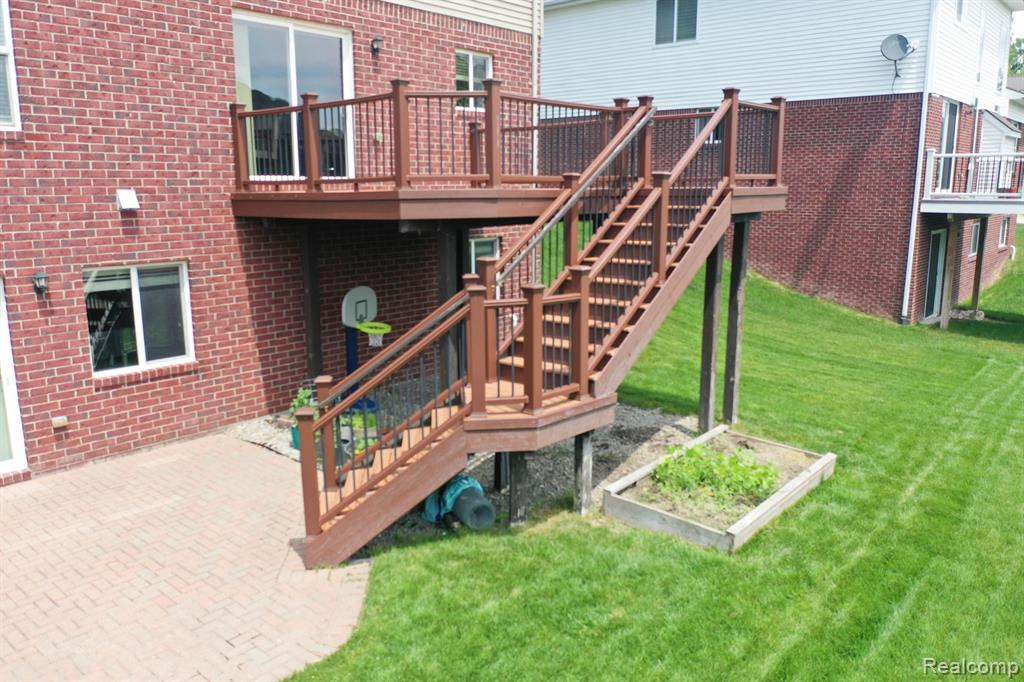 53753 SPRINGWOOD Drive, South Lyon, MI 48178 — Photo 54