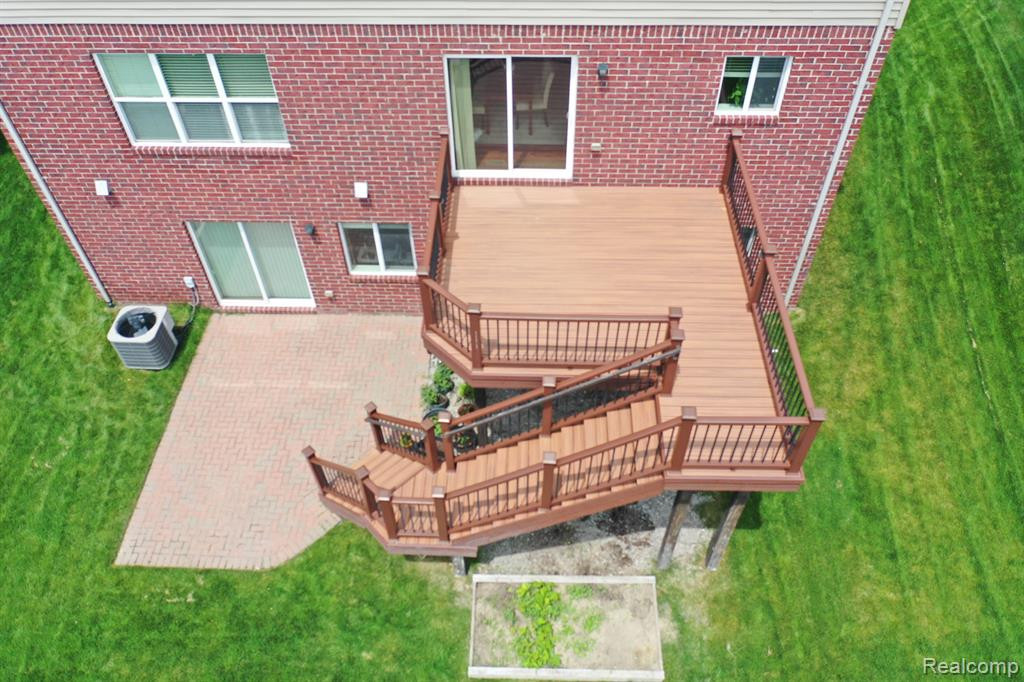 53753 SPRINGWOOD Drive, South Lyon, MI 48178 — Photo 55