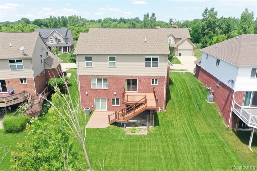 53753 SPRINGWOOD Drive, South Lyon, MI 48178 — Photo 56