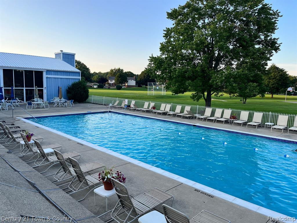 20922 W GLEN HAVEN Circle, Northville, MI 48167 — Photo 38