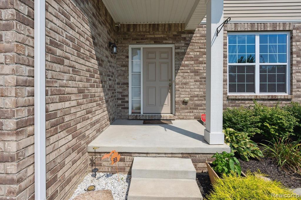 1956 HUNTERS CREEK Drive, Ypsilanti, MI 48198 — Photo 5