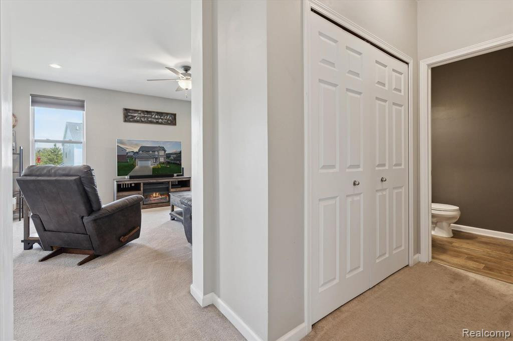 1956 HUNTERS CREEK Drive, Ypsilanti, MI 48198 — Photo 10