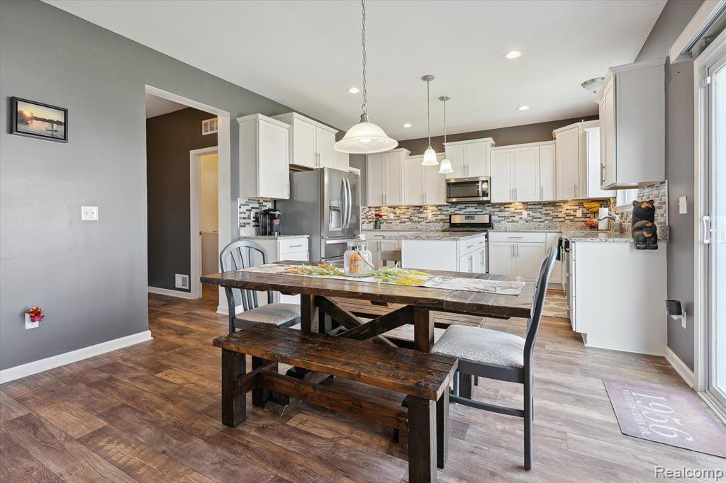 1956 HUNTERS CREEK Drive, Ypsilanti, MI 48198 — Photo 21