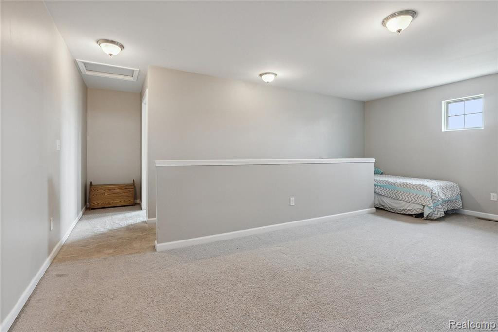 1956 HUNTERS CREEK Drive, Ypsilanti, MI 48198 — Photo 24