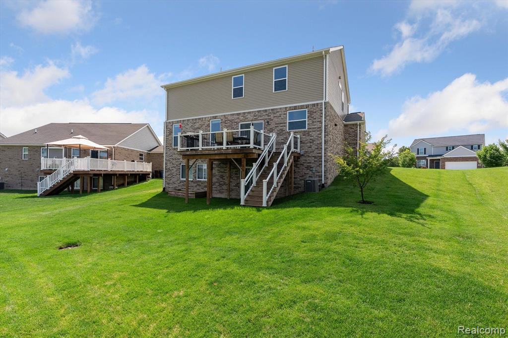 1956 HUNTERS CREEK Drive, Ypsilanti, MI 48198 — Photo 48