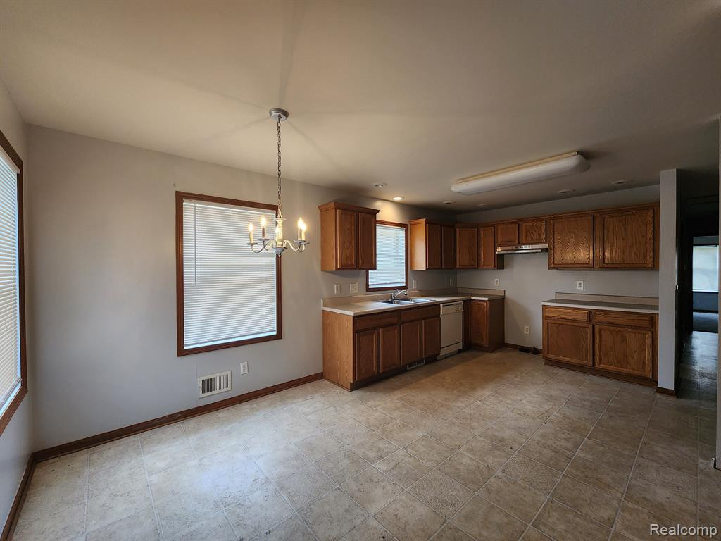 106 E MONTANA Street, Highland Park, MI 48203 — Photo 3
