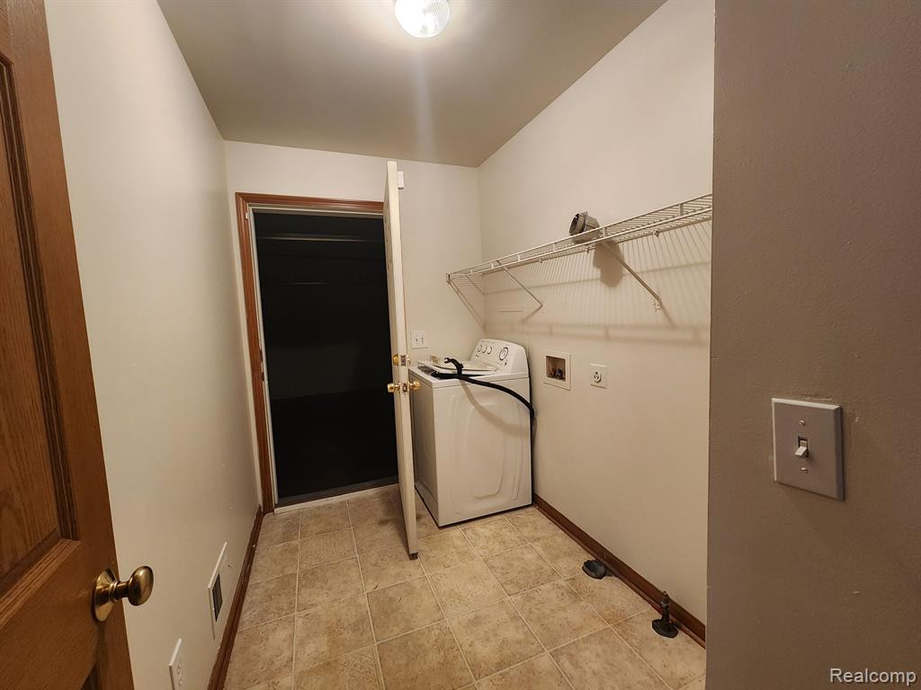 106 E MONTANA Street, Highland Park, MI 48203 — Photo 8