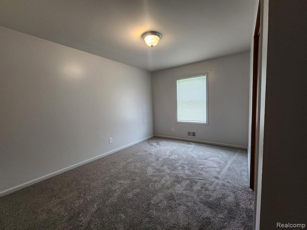 106 E MONTANA Street, Highland Park, MI 48203 — Photo 10