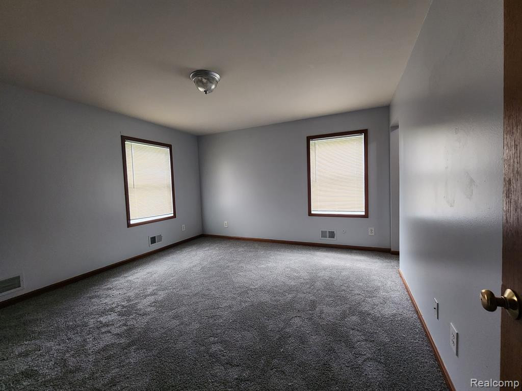 106 E MONTANA Street, Highland Park, MI 48203 — Photo 11
