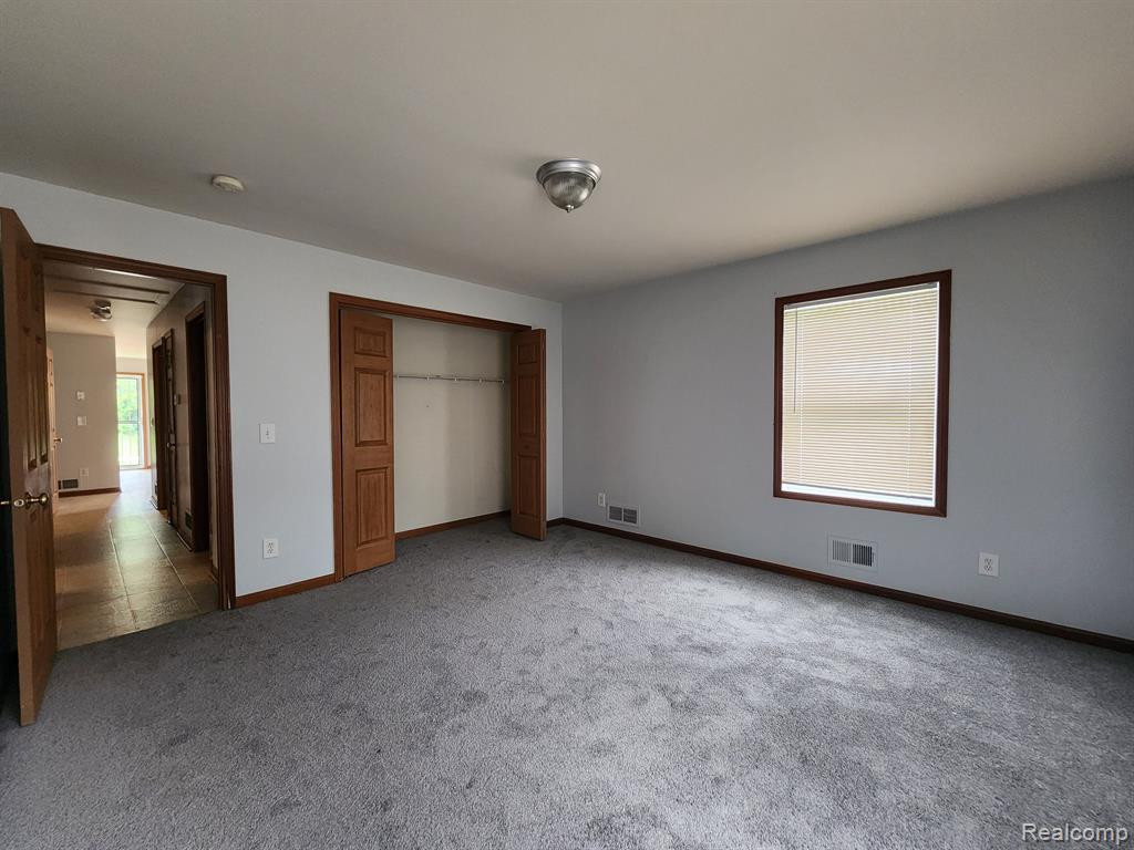 106 E MONTANA Street, Highland Park, MI 48203 — Photo 12