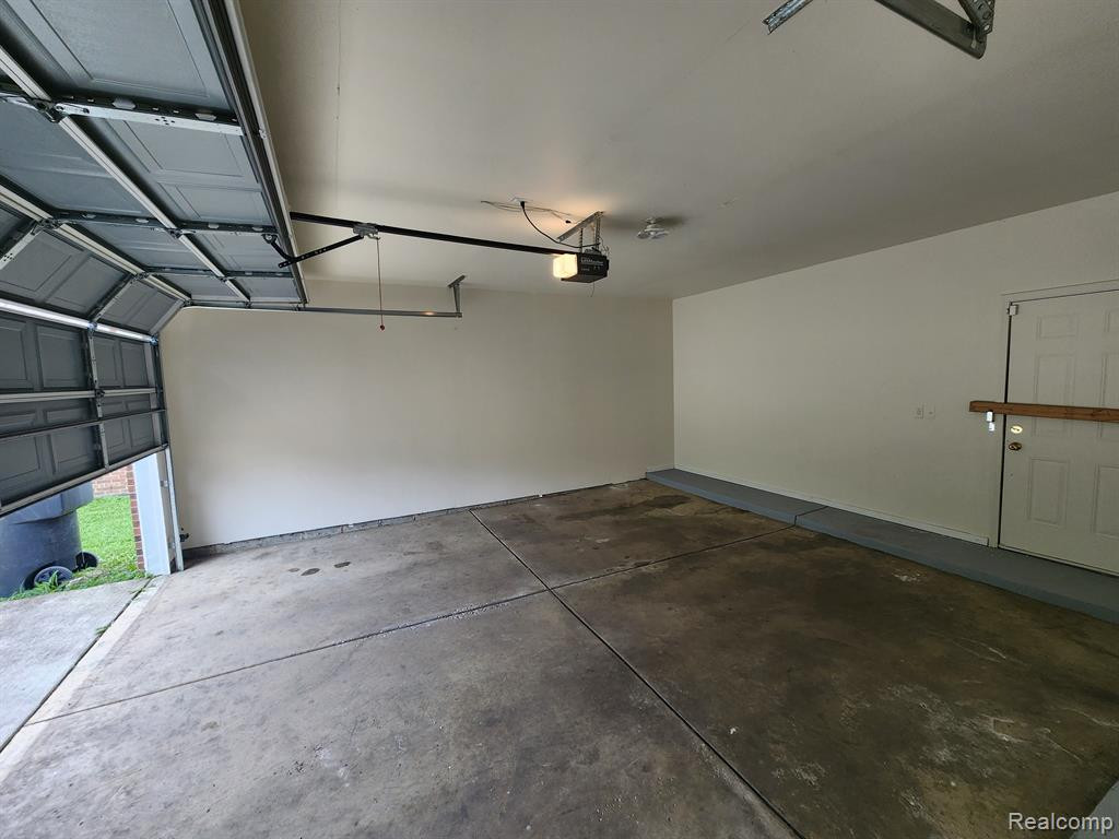 106 E MONTANA Street, Highland Park, MI 48203 — Photo 16