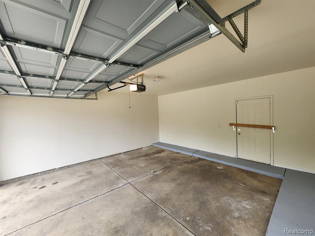 106 E MONTANA Street, Highland Park, MI 48203 — Photo 17