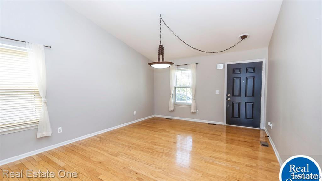 1920 SAVANNAH Lane, Ypsilanti, MI 48198 — Photo 10