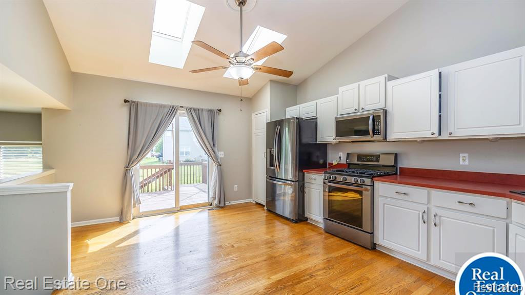 1920 SAVANNAH Lane, Ypsilanti, MI 48198 — Photo 13