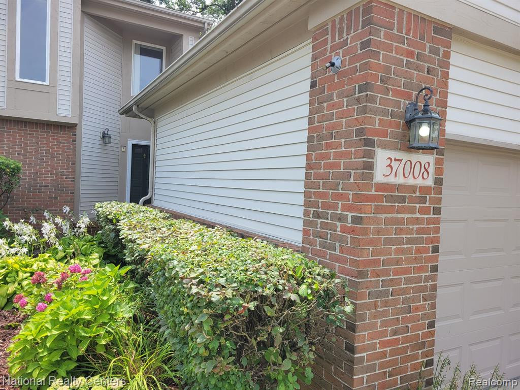 37008 CONDOR, Westland, MI — Photo 3